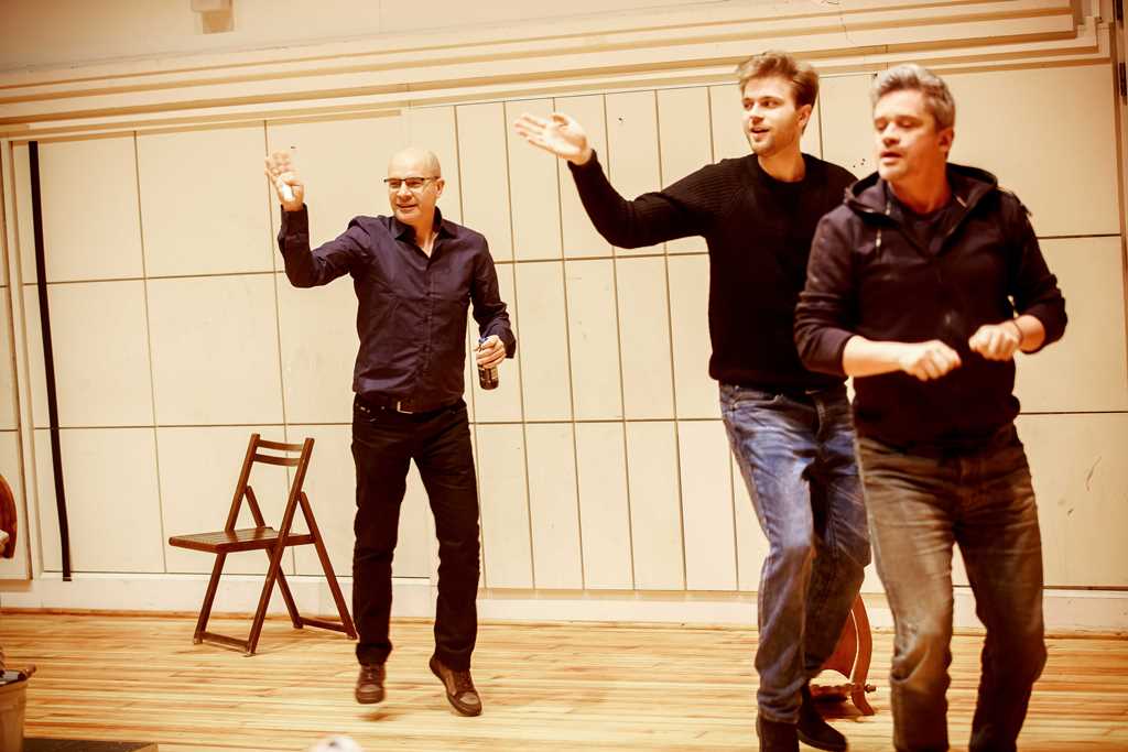 Próby do UŁANÓW: Piotr Cieplak (reżyser), Hubert Paszkiewicz (Lubomir), Piotr Grabowski (Major). Fot. Krzysztof Bieliński